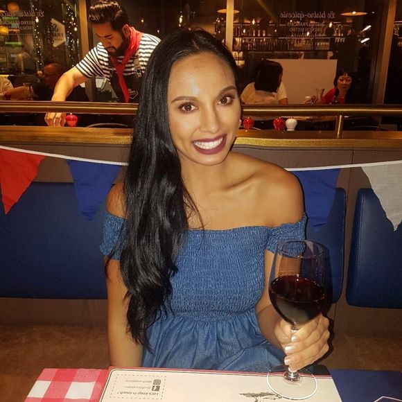 Meet your Posher, Amira - Picture 1 of 1